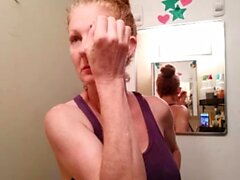 Pelirroja amateur milf alena tiras y bailes