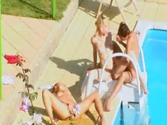 Три девочки тайной гребаные бассейном