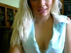 Schöne blonde Kindermädchen und große blonde milf werden gepumpt