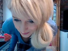 teen wowkatina flashing boobs on live webcam