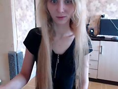 Blonde teen mit Leidenschaft masturbieren